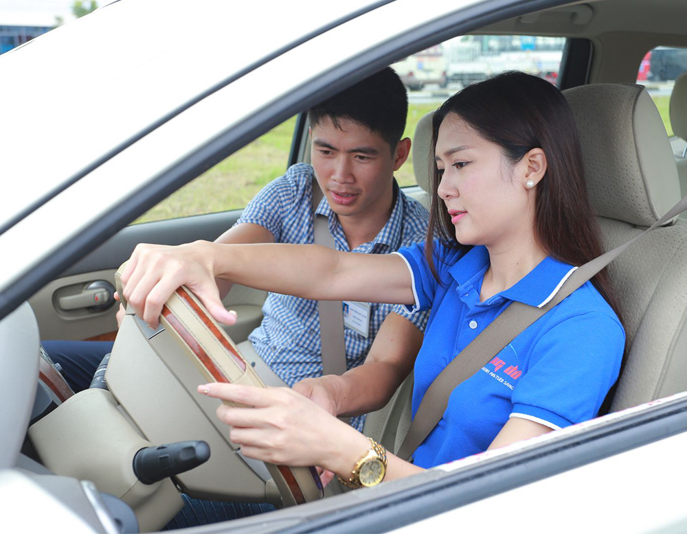 Tiêu chuẩn của giáo viên dạy lái xe ô tô theo quy định mới nhất